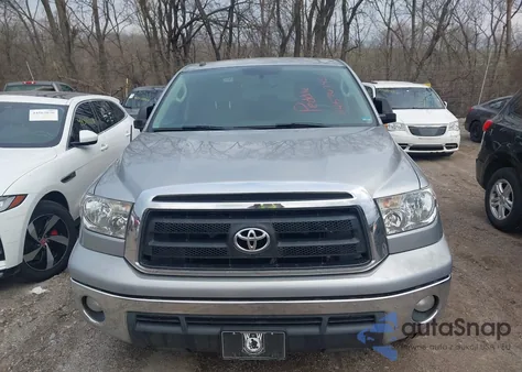 2013 Toyota Tundra Grade 5.7L V8 z USA, uszkodzony, nr VIN 5TFDW5F11DX285480